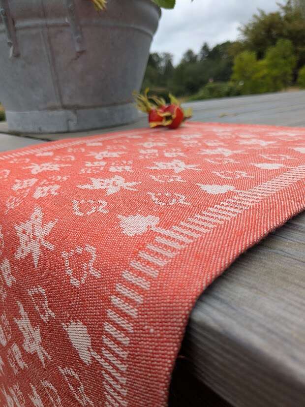 Rødorange Lauv løper