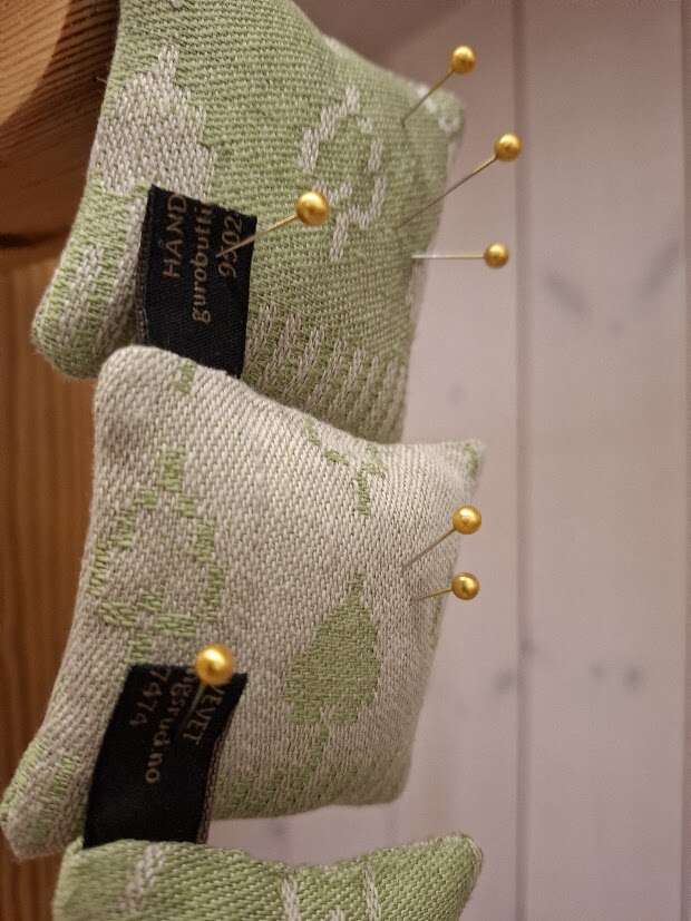 Nålputer i lindamask
